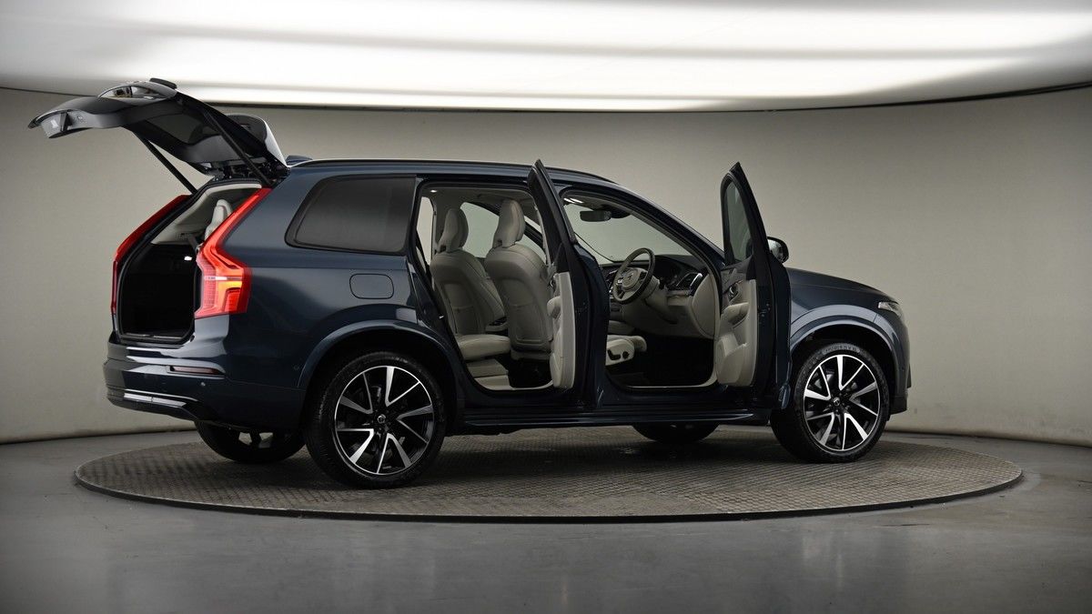 More views of Volvo XC90