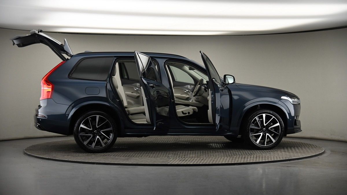 More views of Volvo XC90