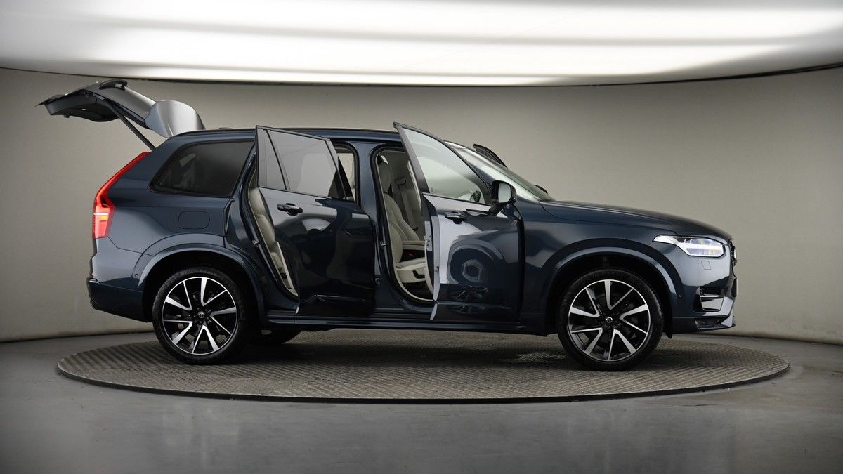 More views of Volvo XC90