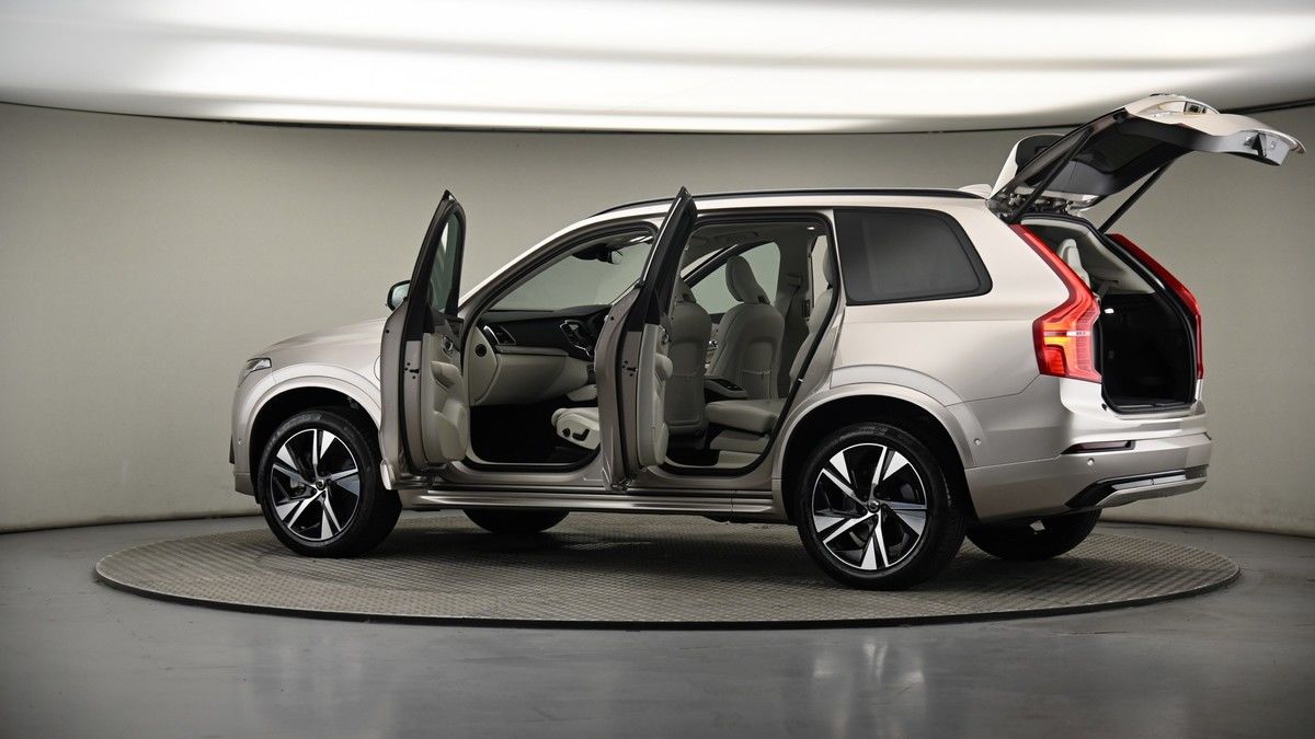 More views of Volvo XC90