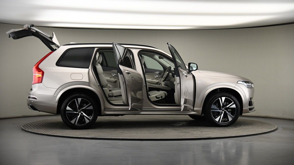More views of Volvo XC90