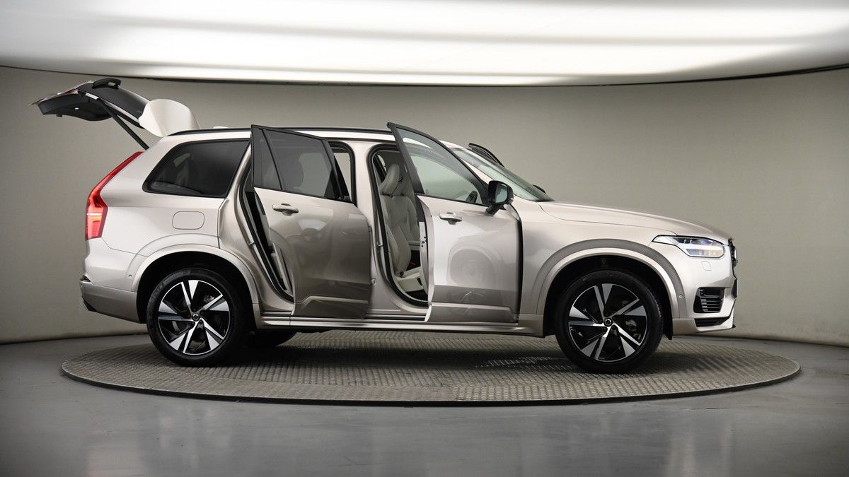 More views of Volvo XC90