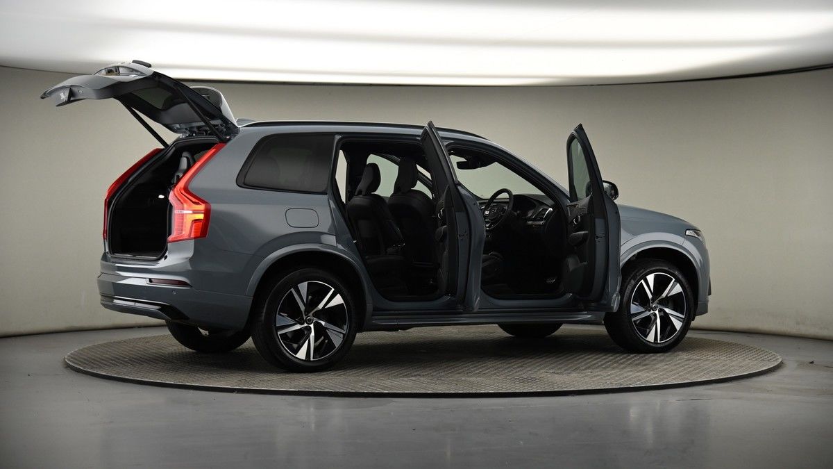 More views of Volvo XC90
