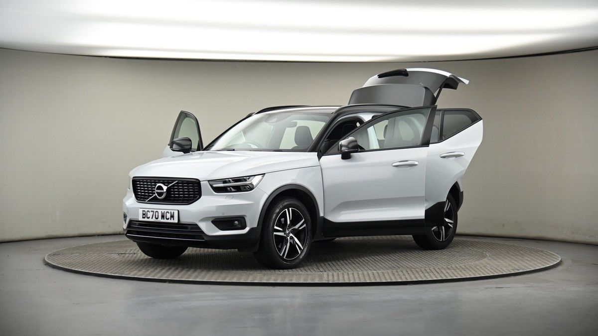 More views of Volvo XC40