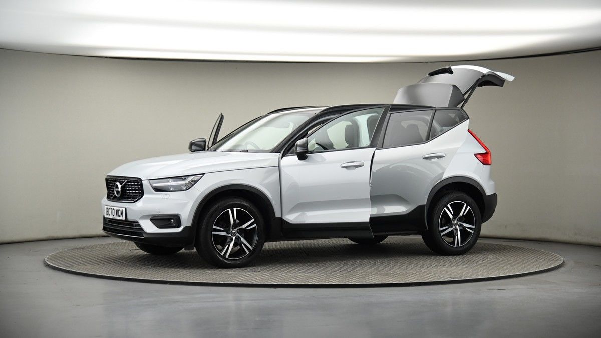 More views of Volvo XC40