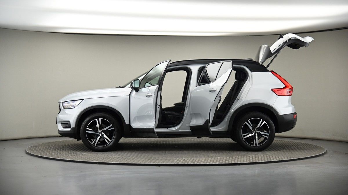 More views of Volvo XC40