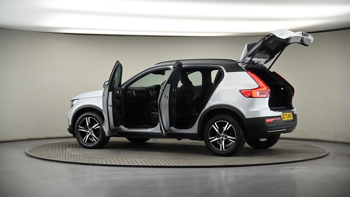 More views of Volvo XC40
