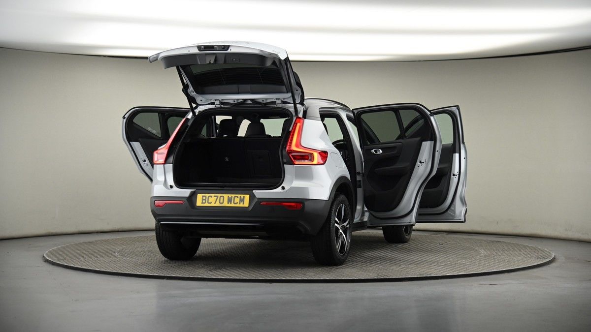 More views of Volvo XC40