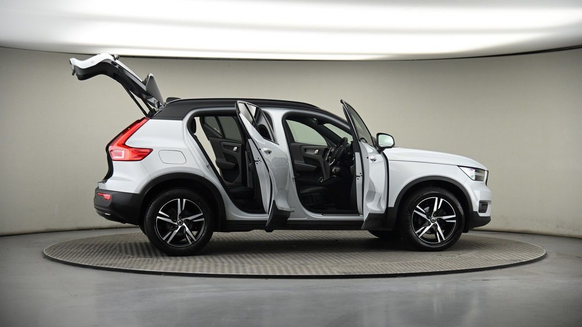 More views of Volvo XC40