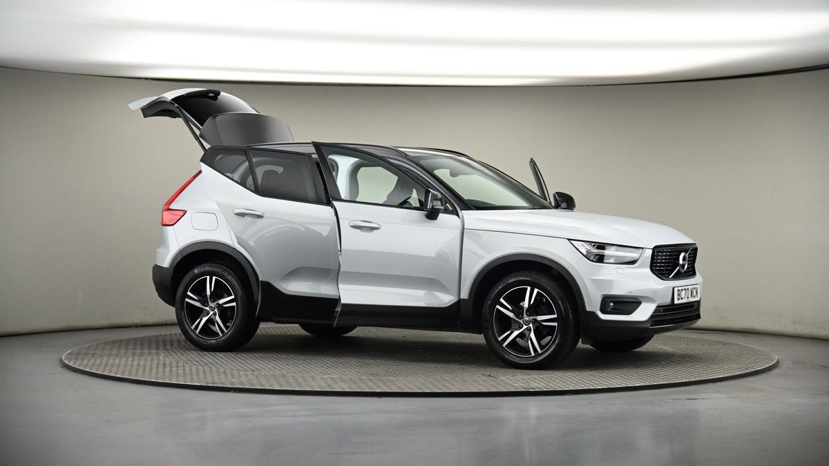 More views of Volvo XC40