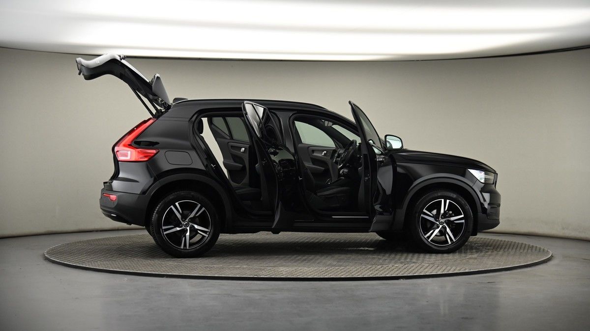More views of Volvo XC40
