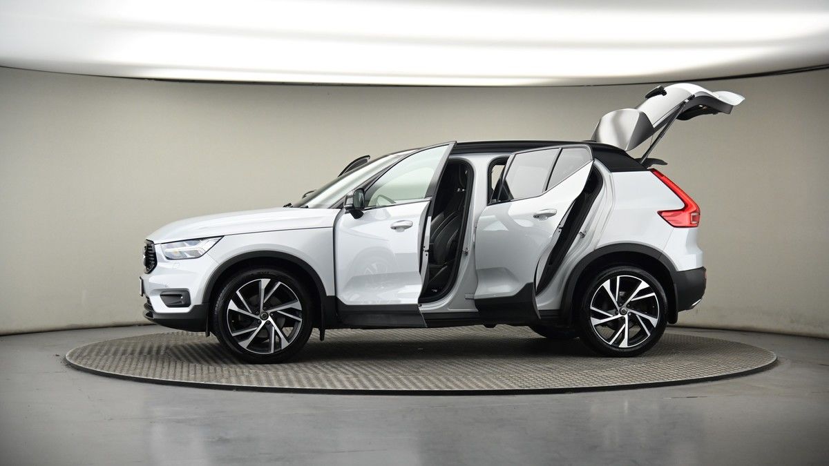 More views of Volvo XC40