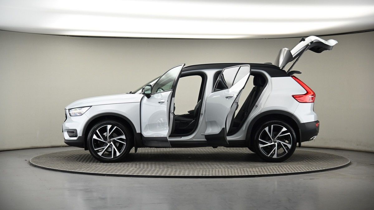 More views of Volvo XC40