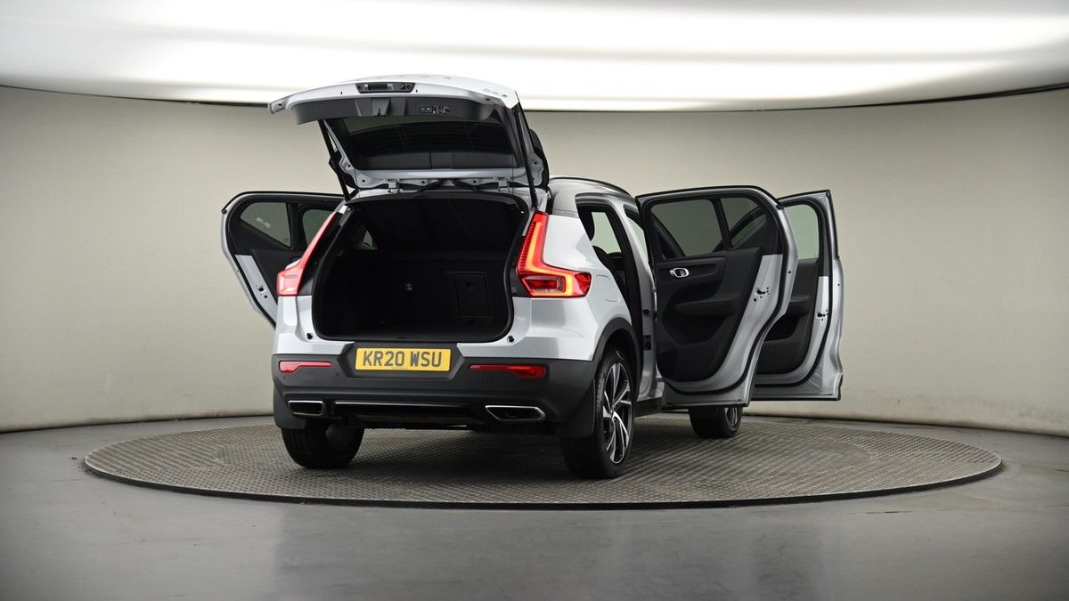 More views of Volvo XC40