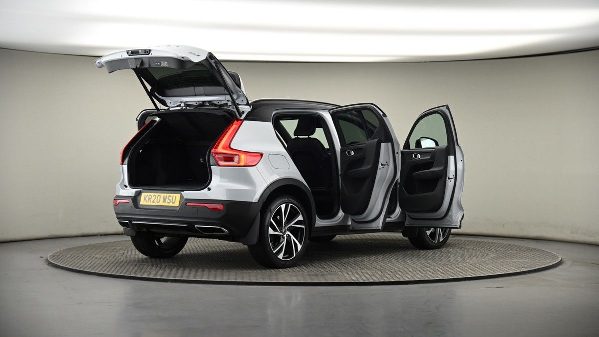 More views of Volvo XC40