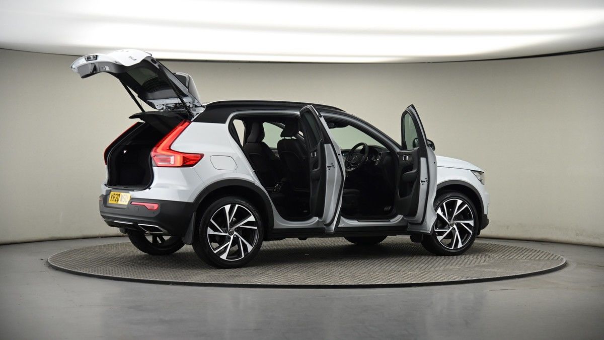 More views of Volvo XC40