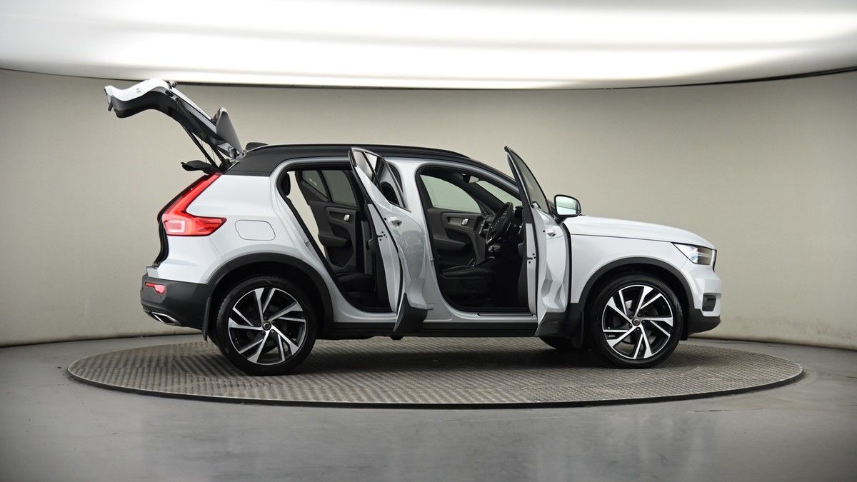 More views of Volvo XC40