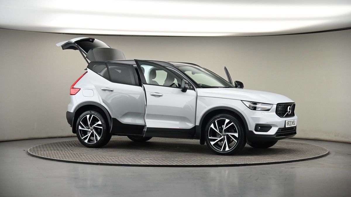 More views of Volvo XC40