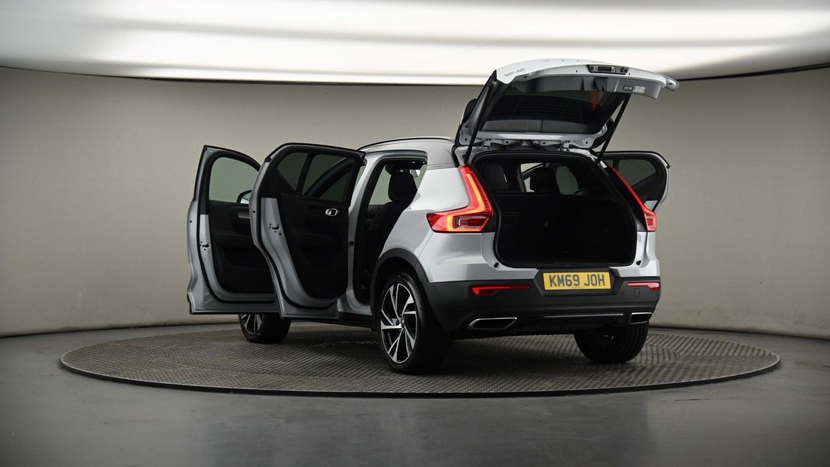 Volvo XC40 Image 8
