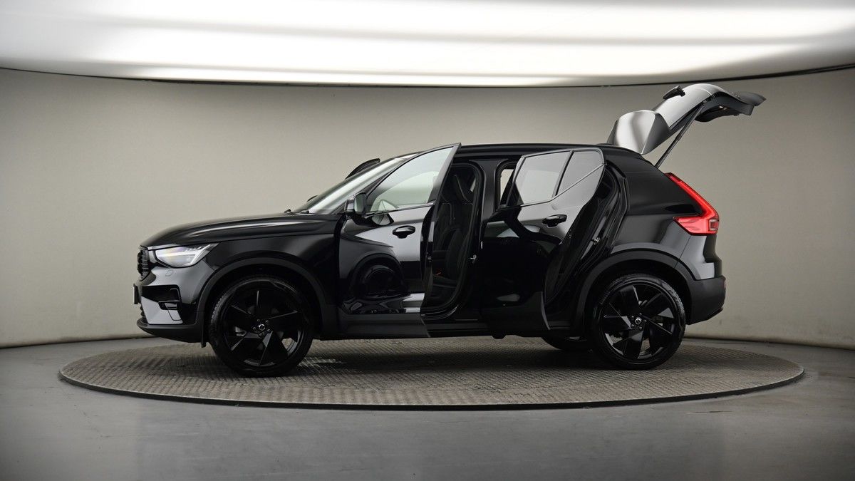 More views of Volvo XC40