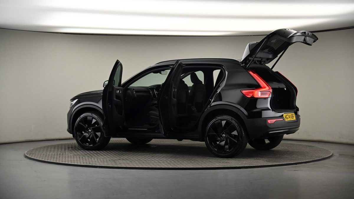 More views of Volvo XC40