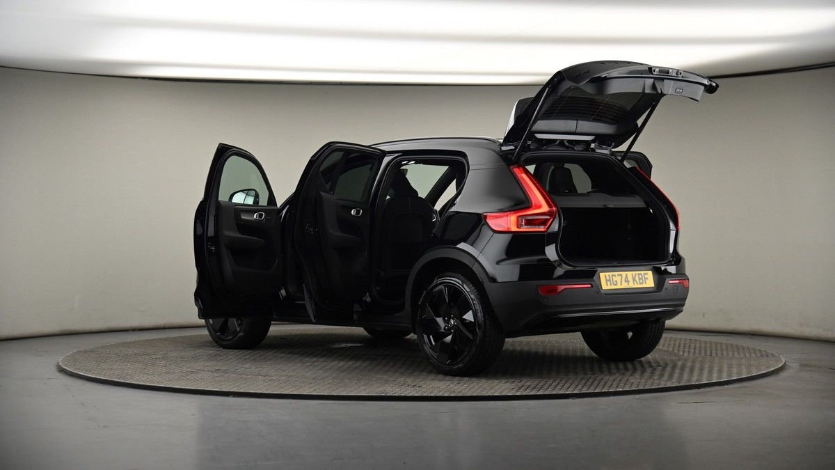 More views of Volvo XC40