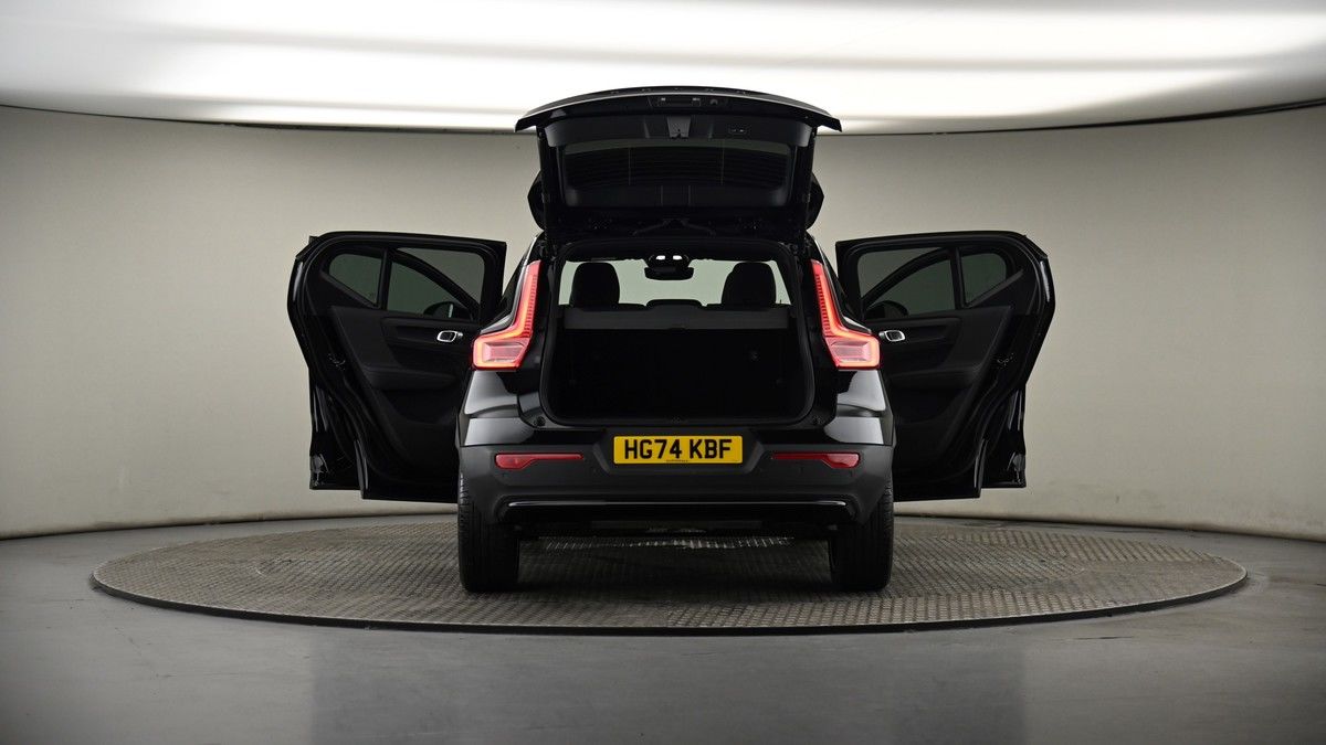 More views of Volvo XC40