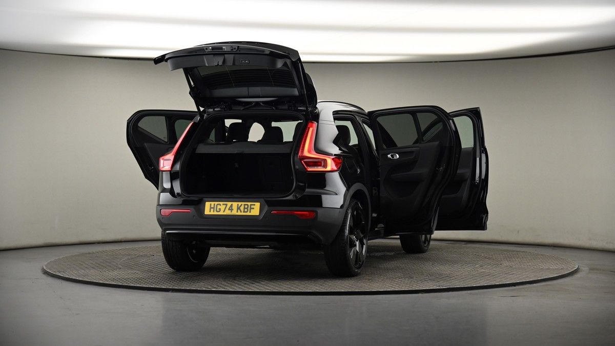 More views of Volvo XC40