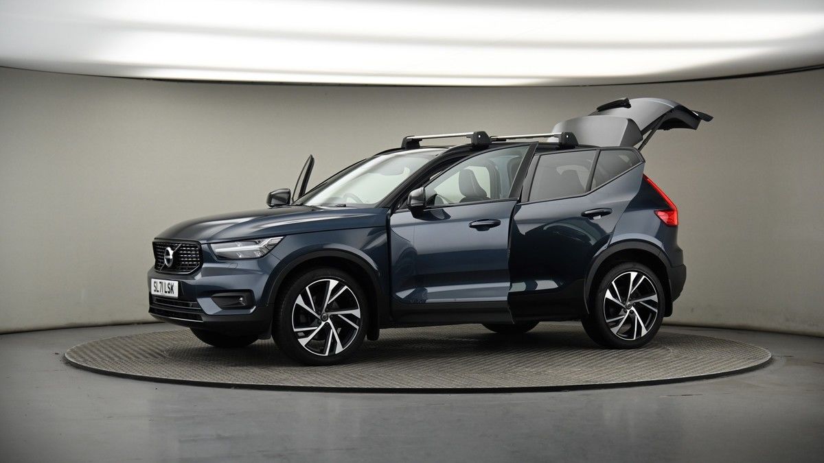 More views of Volvo XC40