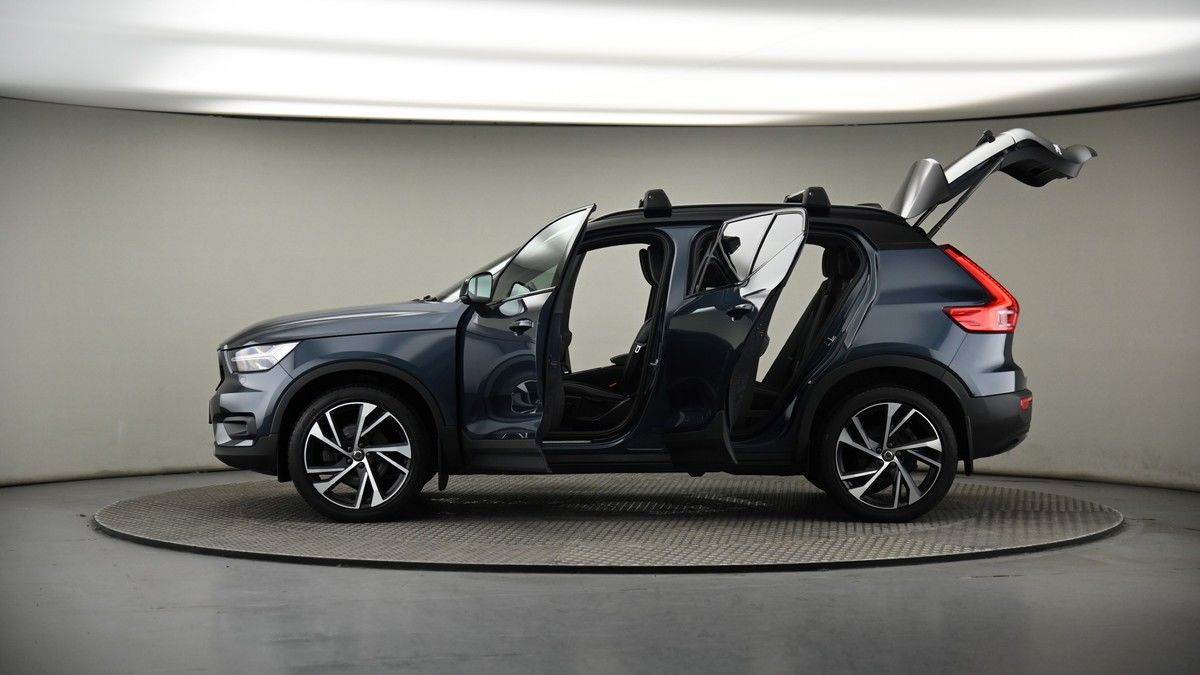 More views of Volvo XC40