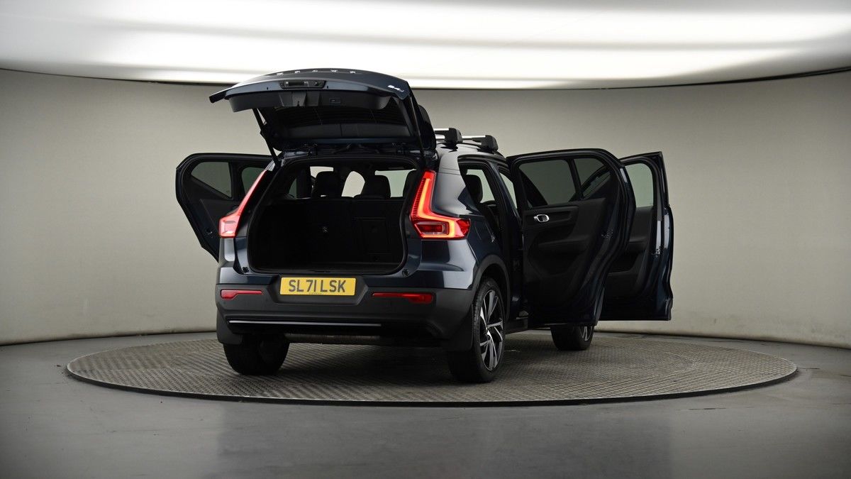 More views of Volvo XC40