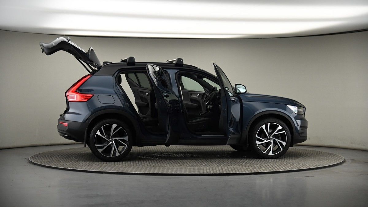 More views of Volvo XC40