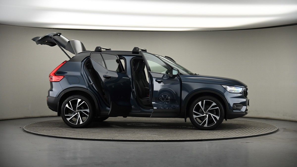 More views of Volvo XC40