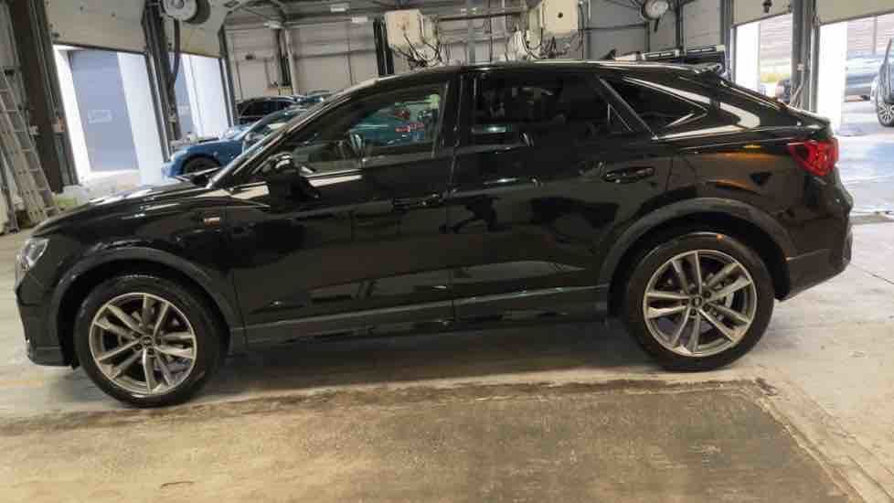 More views of Audi Q3