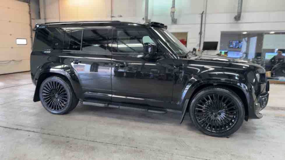 More views of Land Rover Defender 110