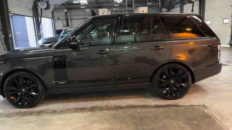 More views of Land Rover Range Rover