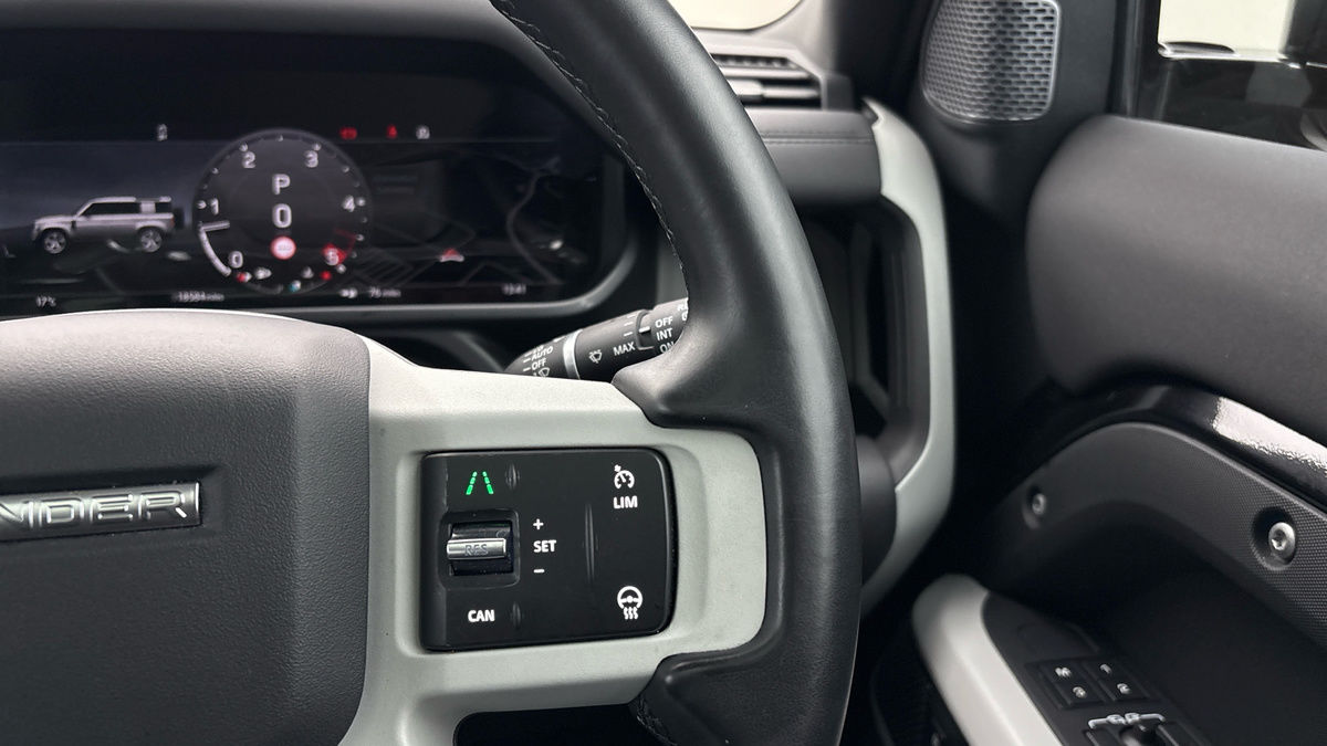 Land Rover Defender 110 Urban Image 14