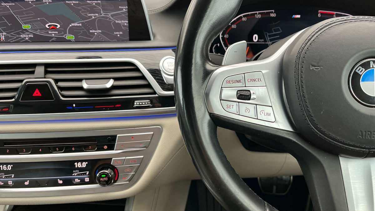 BMW 7 Series Image 13
