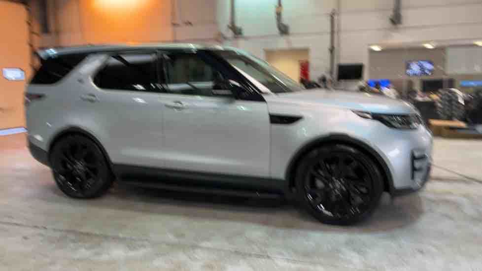 More views of Land Rover Discovery