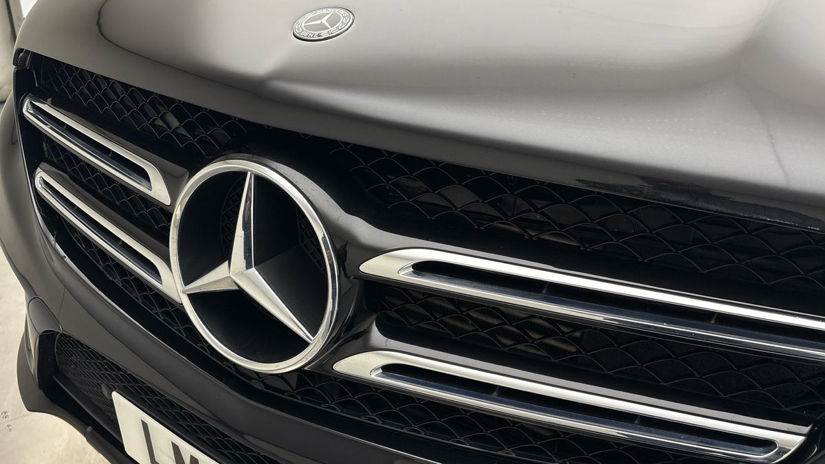 Mercedes-Benz GLE Image 24