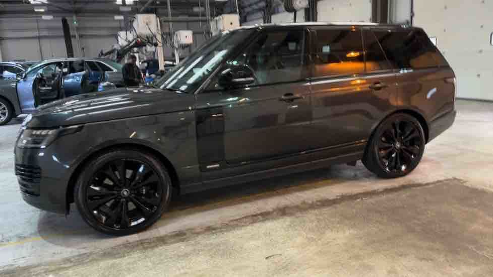 More views of Land Rover Range Rover