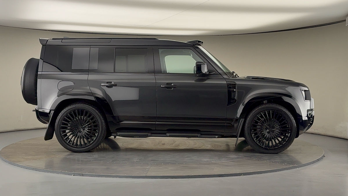Land Rover Defender 110 Urban Image 16