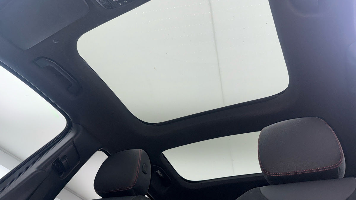 Mercedes-Benz GLB Image 7