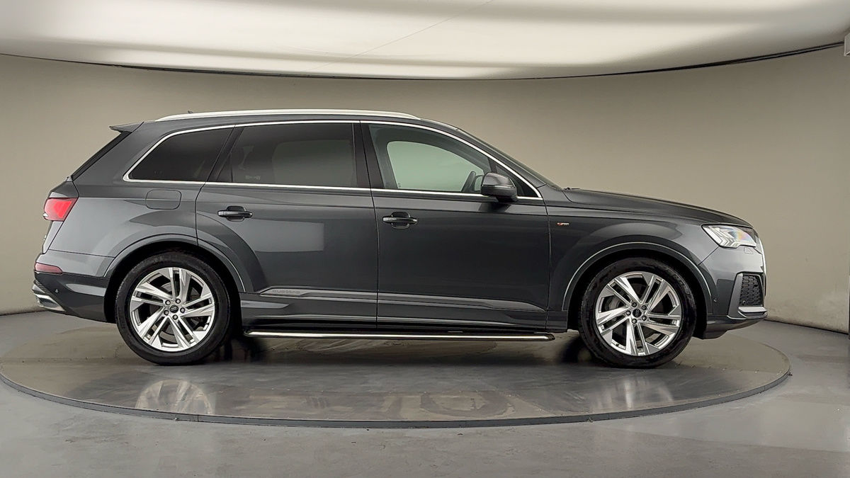 Audi Q7 Image 16