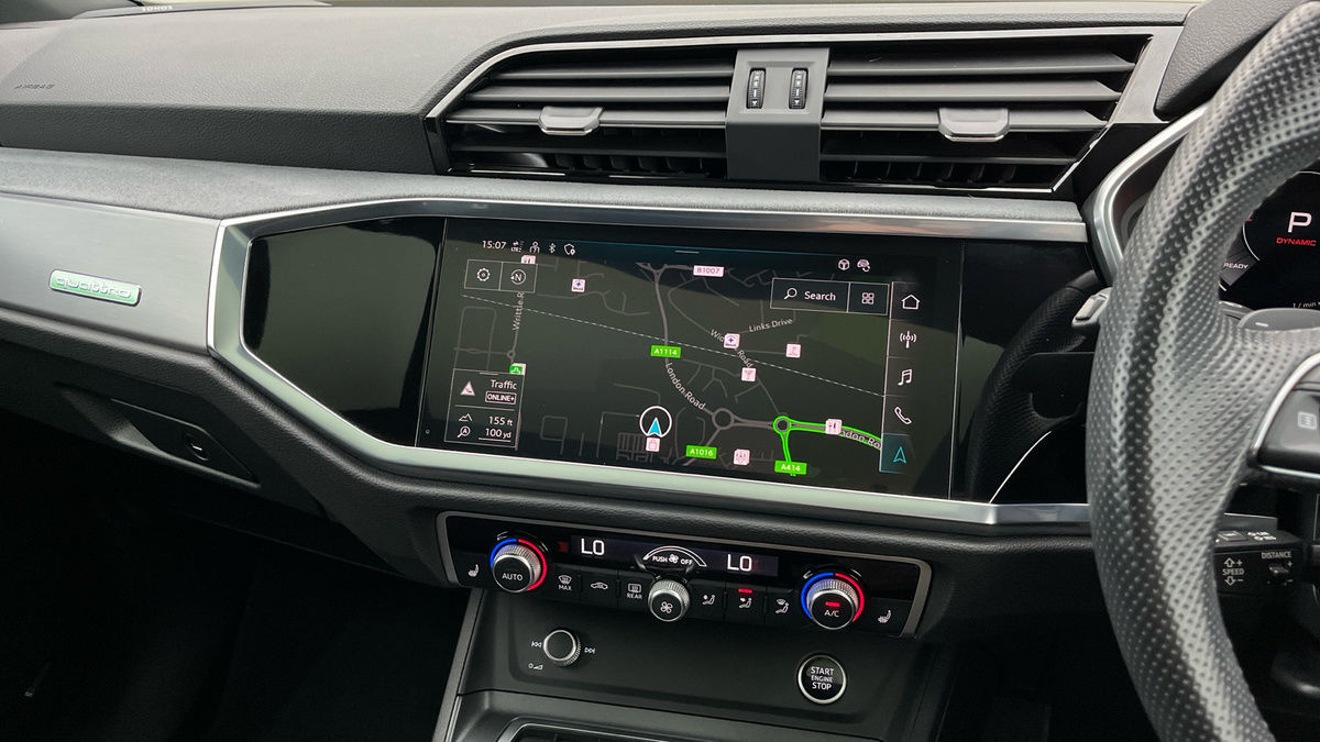 Audi Q3 Image 17