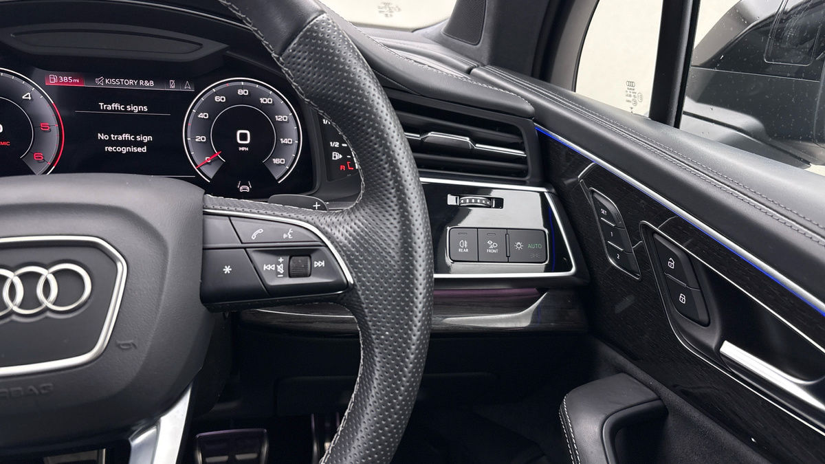 Audi Q7 Image 14