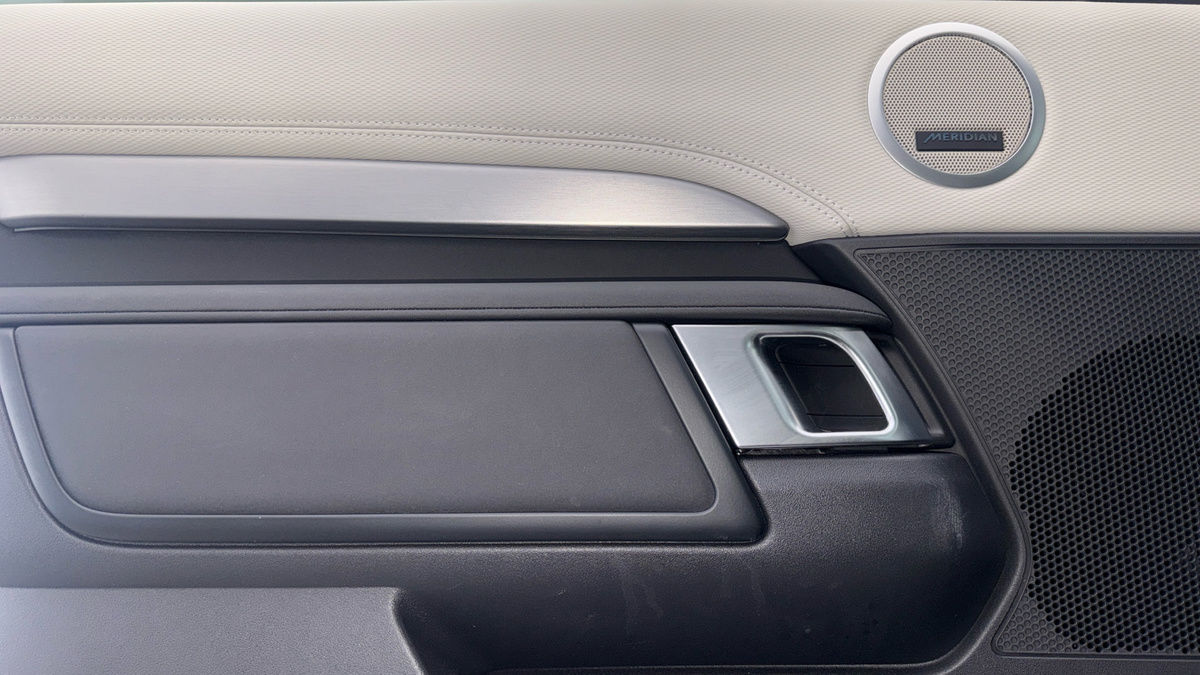 Land Rover Discovery Image 19