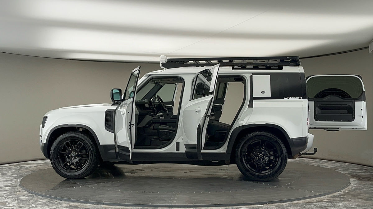 More views of Land Rover Defender 110