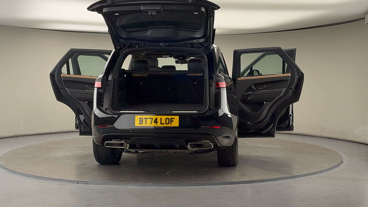 More views of Land Rover Range Rover Sport