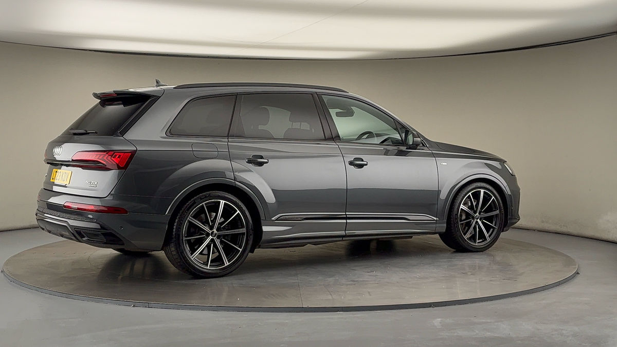 More views of Audi Q7